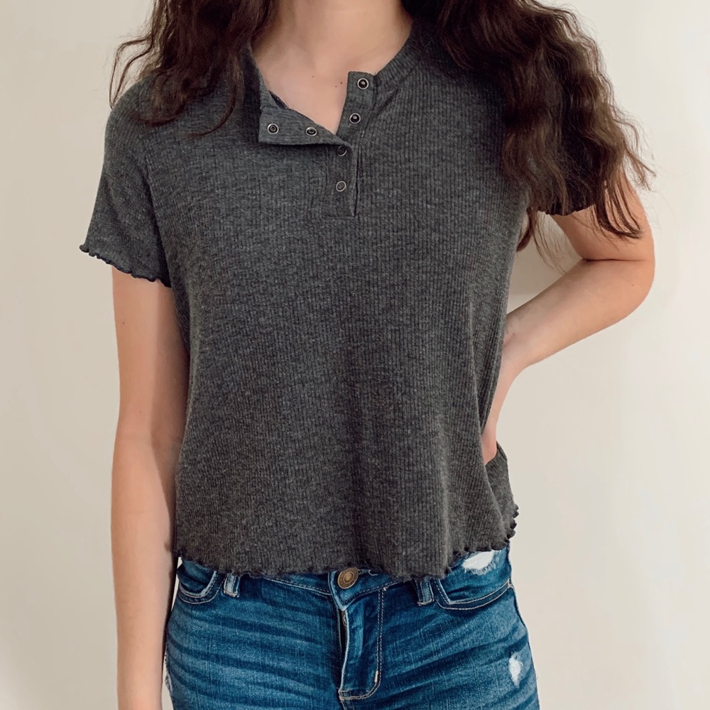 ✰american eagle top - Picture 2 of 2